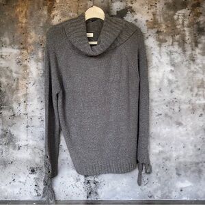 NWOT Elan Size Large Cowlneck Gray Sweater with Ties on Sleeves